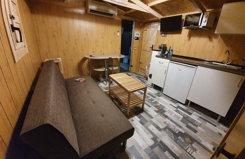 Vacarisses House | Room attached to the residence