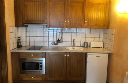 Tavertet Cottage | Rural apartment L'Alzina for 4 people