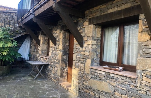 Tavertet Cottage | Rural apartment L'Alzina for 4 people