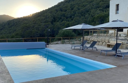 Castellvi de la Marca Cottage | Rural getaway in the middle of the vineyards and relaxation in a dream swimming pool