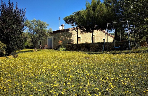 Aguilar de Segarra Cottage | Rural house rehabilitated with charm in a quiet area of forests and fields!