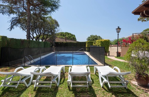 Vilassar de Dalt House | SANT MATEU House for 8 with garden and private pool, barbecue