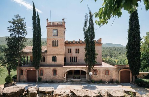 Castellnou de Bages Cottage | Self catering La Vila D'Argençola for 8 people