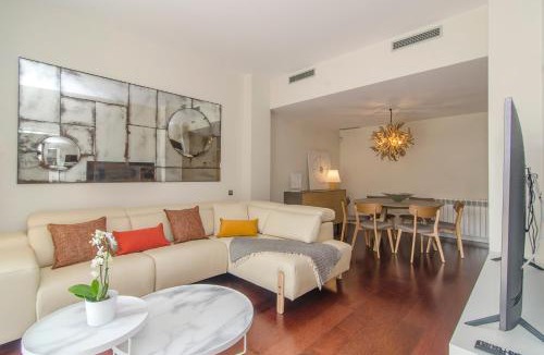 Vallpineda Apartment | Sitges Spaces Garden Paradise 3 bedroom, 3 bathroom, huge PRIVATE garden-terrace, pool- sleeps up to 8