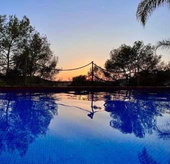 Vallpineda Apartment | Smallville - Sitges Apartamento independiente para 4 personas con piscina