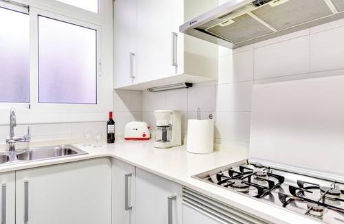 Sants-Badal Apartment | Spacious 4 Bedroom Apartment Fira BCN & Camp Nou