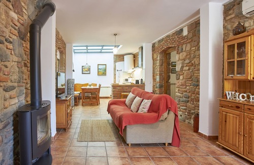 Corro de Vall Apartment | Stone corner in Barcelona
