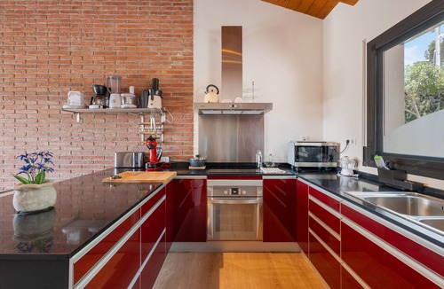 Olivella Apartment | Studio 'Loft Cim Apartments' with Mountain View, Wi-Fi and Air Conditioning
