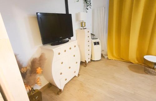 Lazaret Apartment | STUDIO- NICE MONT BORON, PISCINE SUR LA RESIDENCE