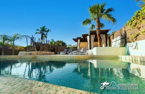 Quint Mar Villa | Stunning Villa Ibizenca with private pool in Sitges