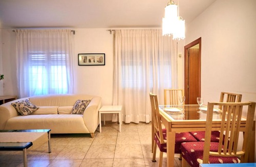 Collblanc y La Torrassa Apartment | TORRASSA FIRA