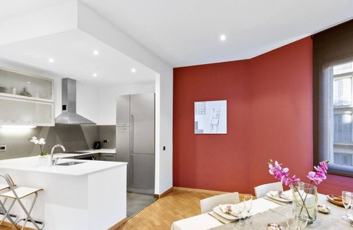 El Raval Apartment | Two bedroom and two bathroom apartment. Best option to stay in Barcelona!