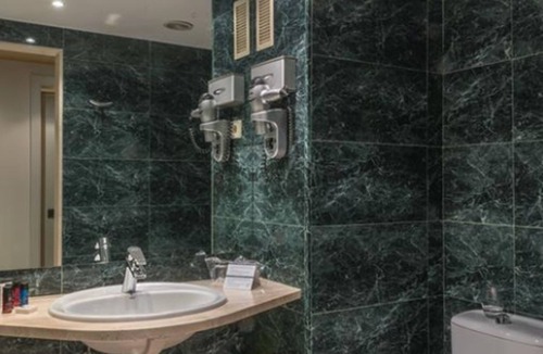 Vic Hotel | Up Rooms Vic Hotel