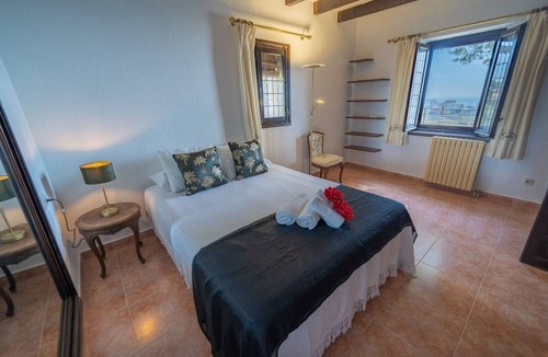 Santa Susanna Villa | Villa ∙ 5 bedrooms ∙ 12 guests