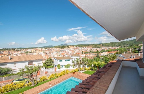 Canet de Mar Villa | Villa 'Berganti' with Private Pool, Wi-Fi and Air Conditioning