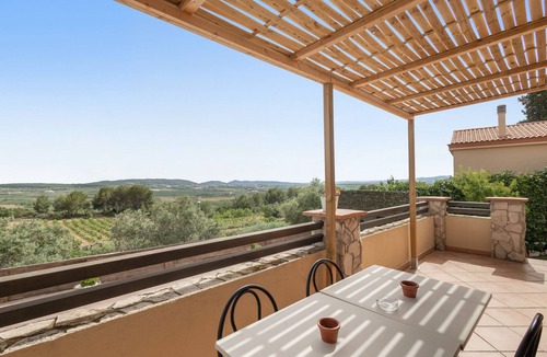 Subirats Villa | Villa 'Casa Les Vinyes' with Mountain View, Wi-Fi and Air Conditioning