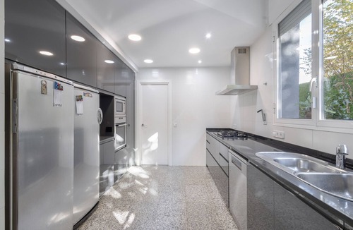 Masnou Villa | Villa 'Cela' with Sea View, Wi-Fi and Air Conditioning