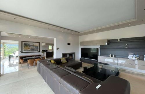 Ucel House | Villa d'Exception avec Piscine Privée, Jacuzzi et Climatisation - FR-1-382-214