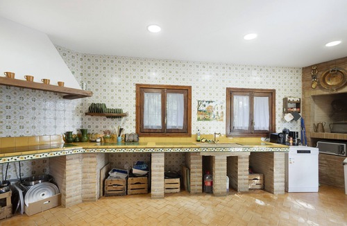 Arenys de Munt Villa | Villa 'El Cortijo' with Mountain View, Pool, Garden, Terrace & Wi-Fi