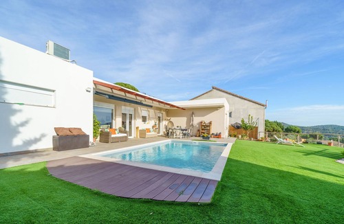 Tordera Ski Chalet | Villa Esperanza Lux Relax near the sea a/c