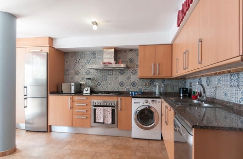 Cervello Villa | Villa Lucrezia Barcelona :) Breakfast Included :)