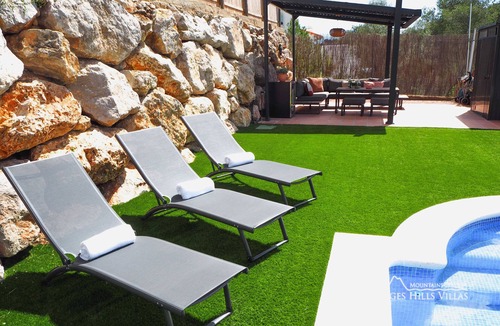 Olivella Villa | Villa Serranita - Stylish Holiday Home with Views and A/C