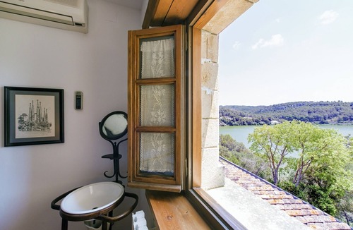 Castellet House | Villa with pool, near Sitges and Barcelona. Natural Park. Wine tourism