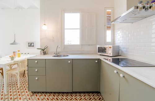 El Parc i la Llacuna del Poblenou Apartment | White Penthouse Apartment