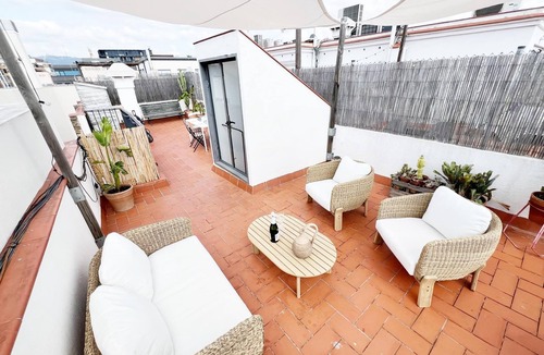El Parc i la Llacuna del Poblenou Apartment | White Penthouse Apartment