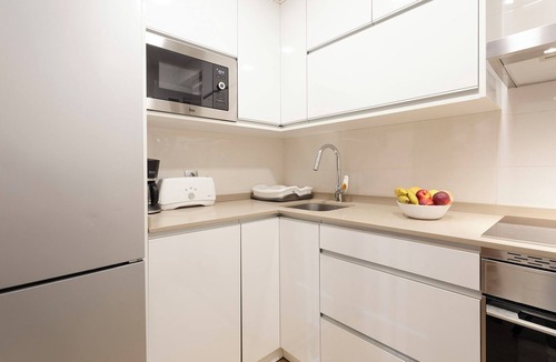 L'Hospitalet de Llobregat Apartment | Whole house: apartment in L'Hospitalet de Llobregat, Spain