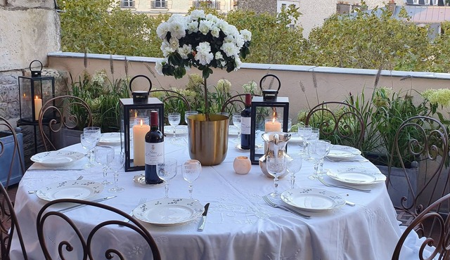 Between St Germain & Eiffel Tower townhouse view AC 5 bedroom - service options