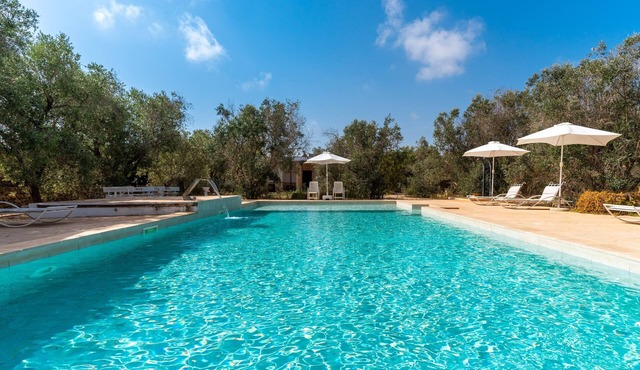 Holiday Apartment "Domus Mea Salento Arazzo Blu" with Shared Pool & Wi-Fi in Ugento