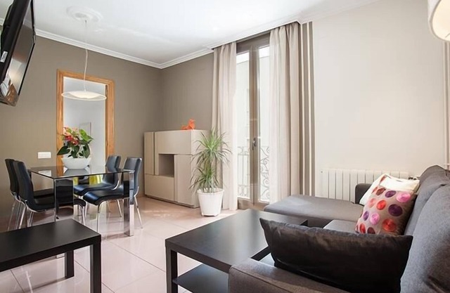 Central apartment with 3 bedrooms and 2 bathrooms
