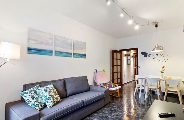 Cozy 3Bed flat with Balcony close to Plaza España!