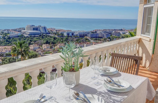 Malvasia Family Sea View Apartment