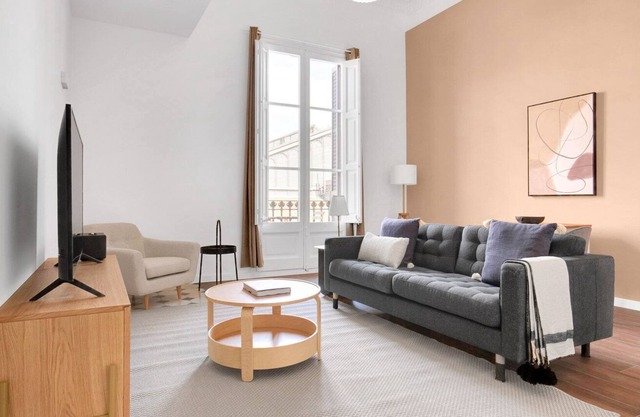 Newly Built El Born 1BR, near Beach, by Blueground