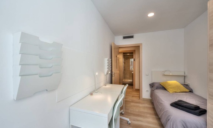 Sant Gervasi Other | 102 m² Shared room ∙ 1 bedroom ∙ 2 guests