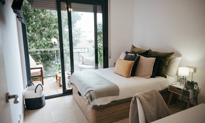 Poblenou Resort | 102 m² Private room ∙ 1 bedroom ∙ 1 guest