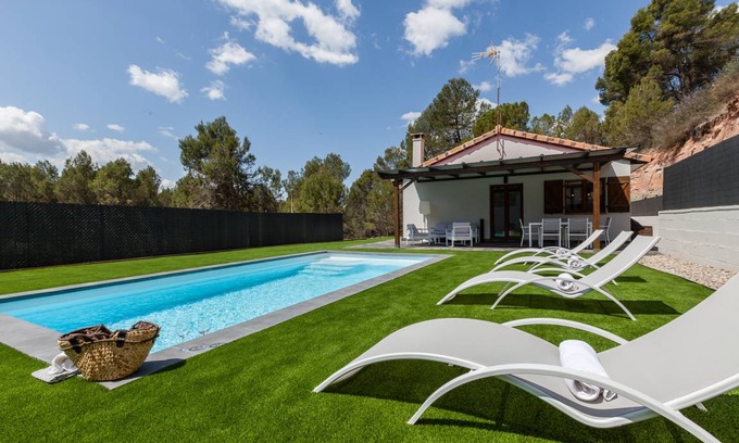 Castellnou de Bages Ski Chalet | 130 m² Chalet ∙ 3 bedrooms ∙ 6 guests