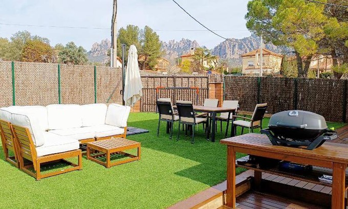 El Bruc House | 150 m² House ∙ 3 bedrooms ∙ 6 guests