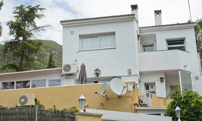 Castelldefels Villa | 150 m² Villa ∙ 7 bedrooms ∙ 14 guests