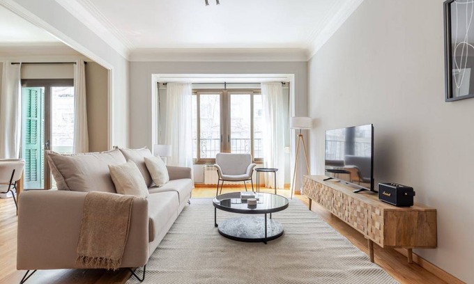 Sant Gervasi Apartment | 156 m² Apartment ∙ 4 bedrooms ∙ 7 guests