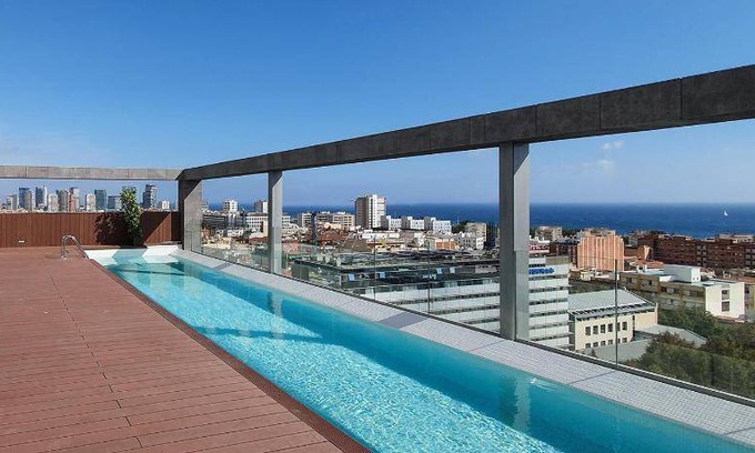Poblenou Hotel | 18 m² Hotel ∙ 127 guests