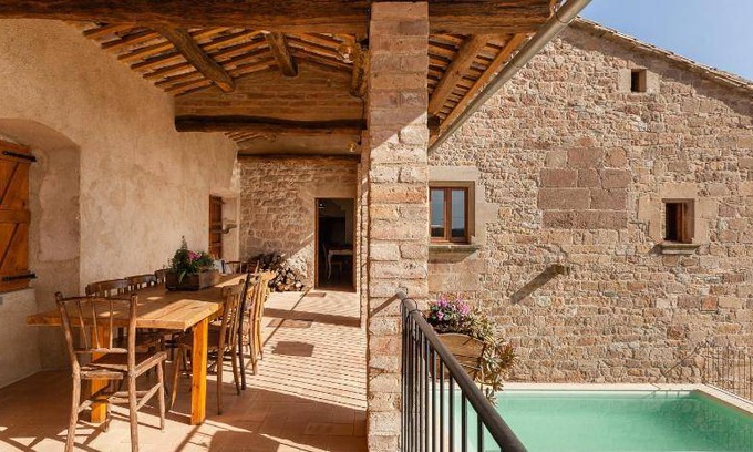Sant Mateu de Bages House | 180 m² House ∙ 4 bedrooms ∙ 13 guests