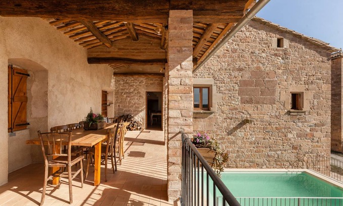 Sant Mateu de Bages House | 180 m² House ∙ 4 bedrooms ∙ 12 guests