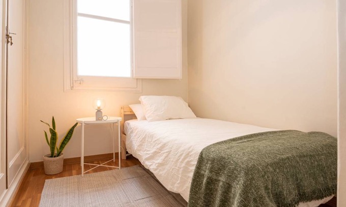 Sant Gervasi – la Bonanova Resort | 196 m² Private room ∙ 1 bedroom ∙ 1 guest