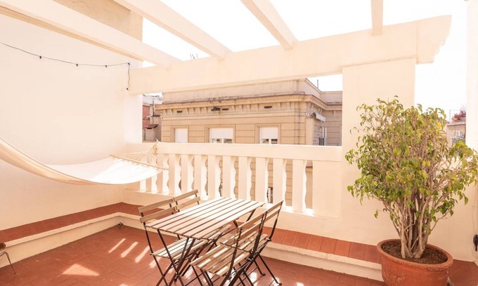 Sant Gervasi – la Bonanova Resort | 196 m² Private room ∙ 1 bedroom ∙ 1 guest