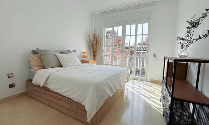 Esplugues de Llobregat Apartment | 20 m² Apartment ∙ 1 bedroom ∙ 2 guests