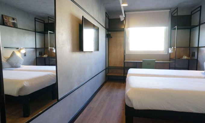 Castelldefels Hotel | 20 m² Hotel ∙ 127 guests