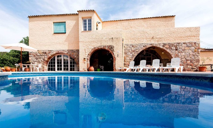 Viladecavalls House | 200 m² House ∙ 4 bedrooms ∙ 8 guests